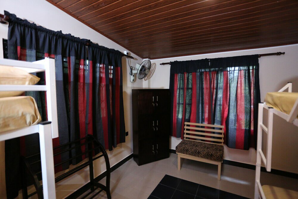 Фото Edwin's Air-port stay