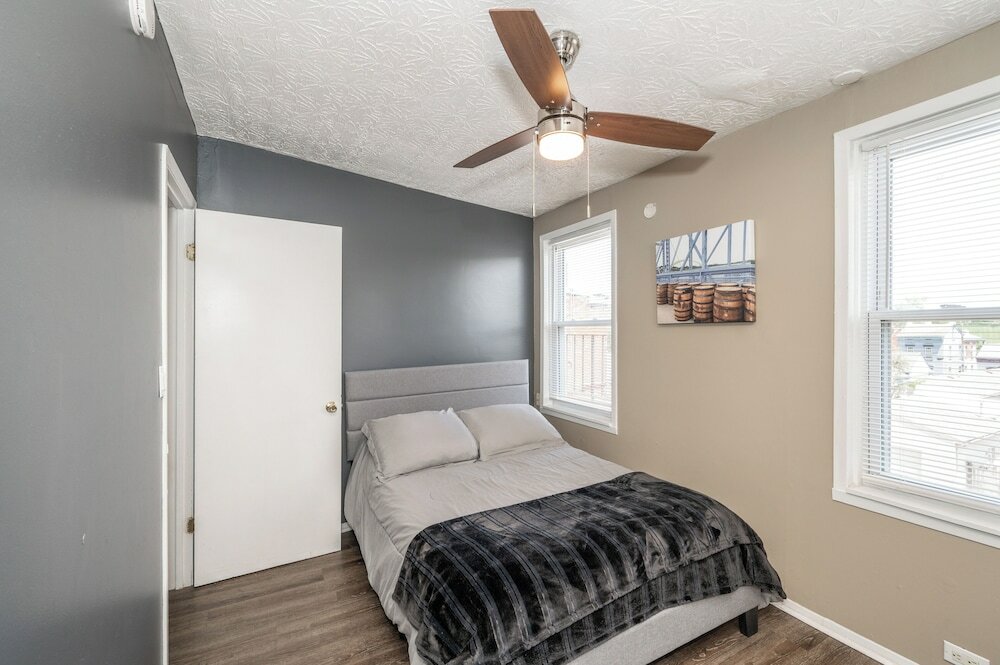 Фото Monmouth Loft 4