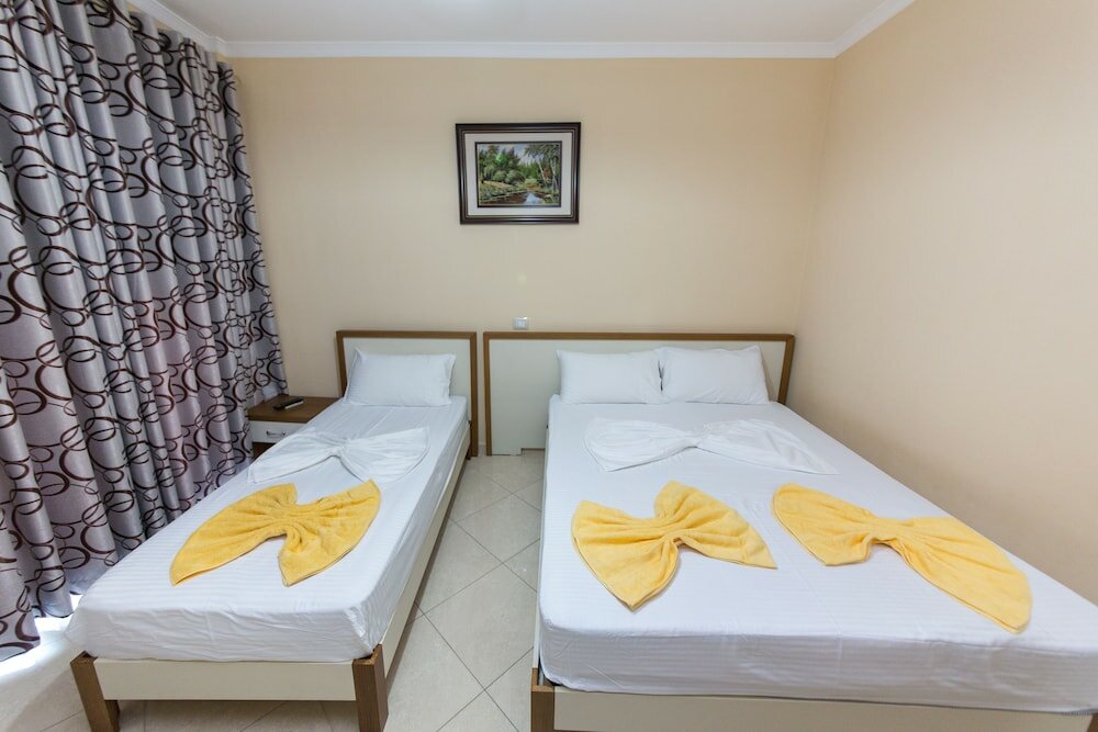 Фото Hotel Vila Misiri