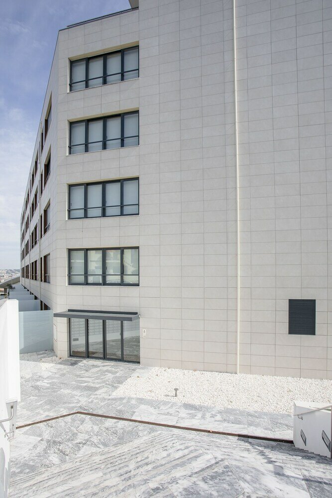 Фото Liiiving in Porto - Dragão Pool View