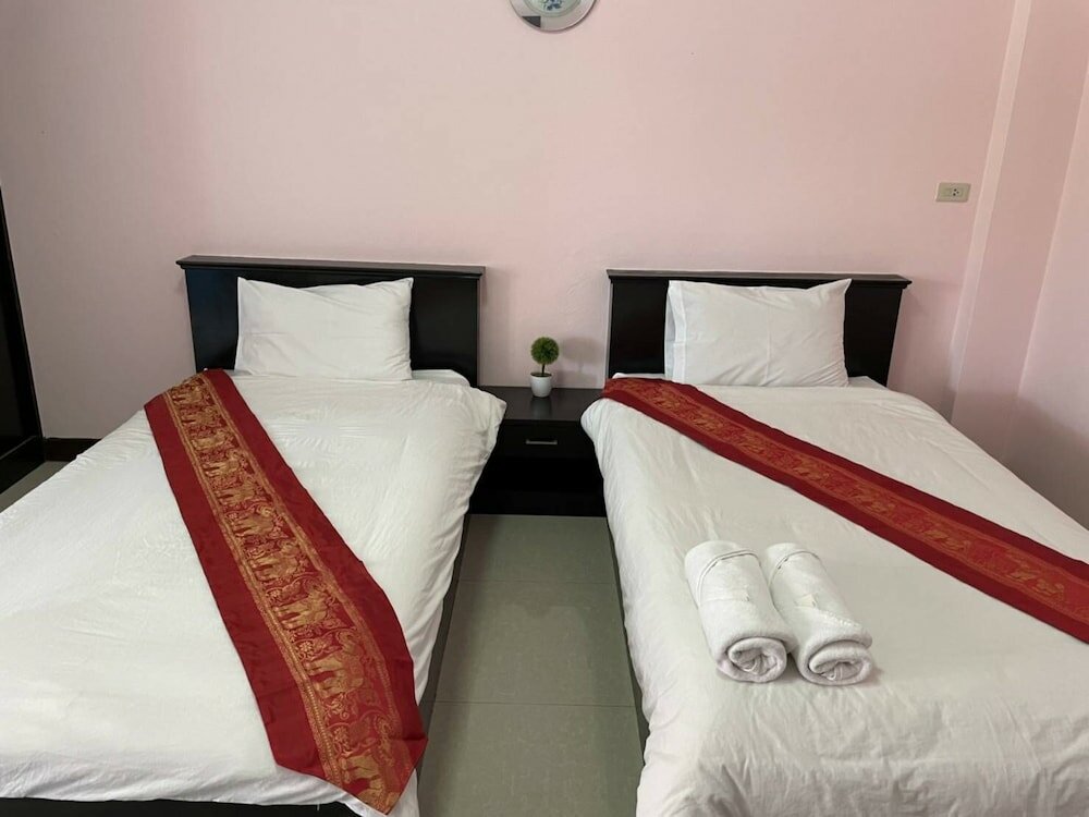 Фото OYO 75399 Choktipparat Place