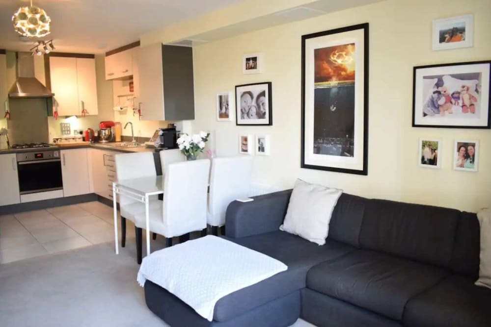 Фото Lovely 2bd Flat With Balcony - Finsbury Park