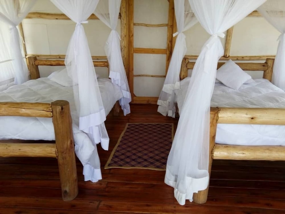 Фото Kazinga Wilderness Safari Camp