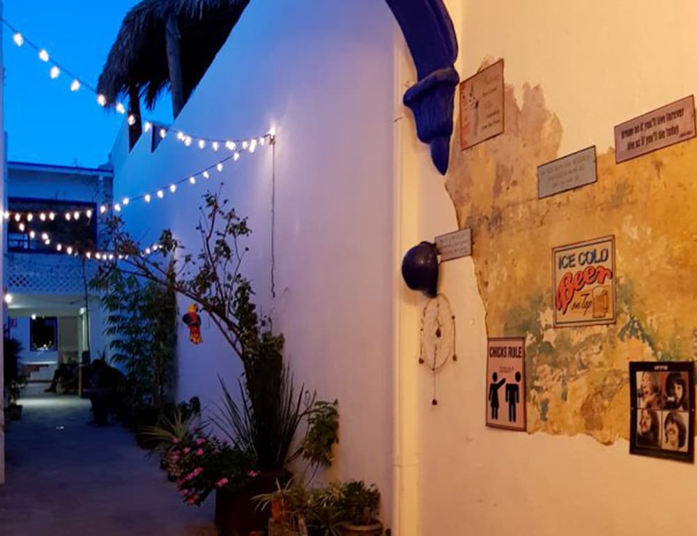 Фото отеля 2