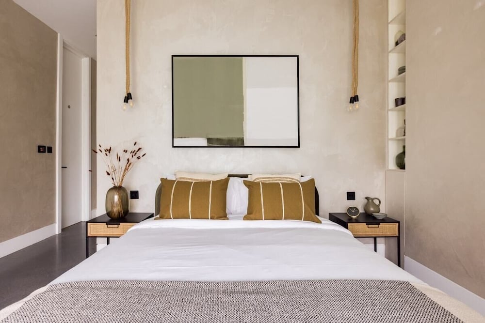 Фото The Camden Arms - Bright and Charming 2bdr Flat