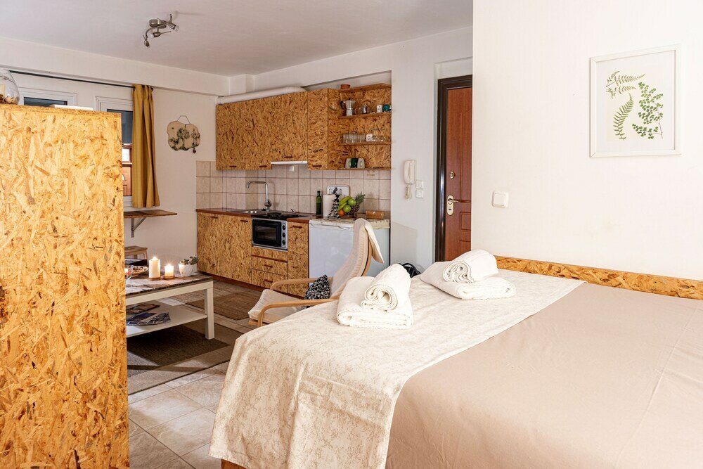 Фото Downtown Yellow Studio - Central Secret Nest