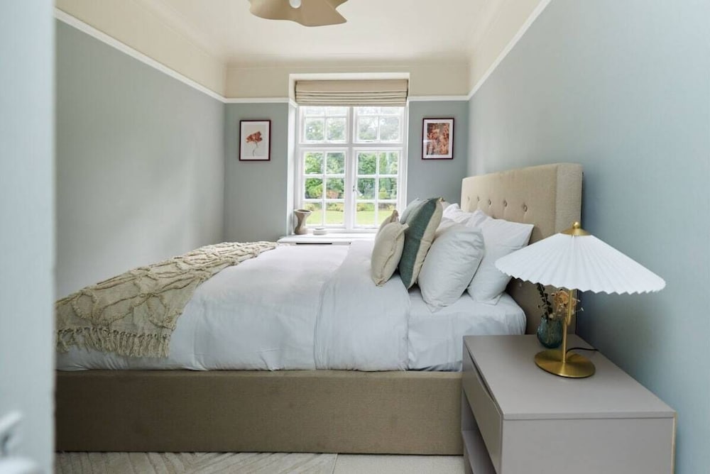 Фото The Golders Green Place - Modern and Bright 1bdr Flat