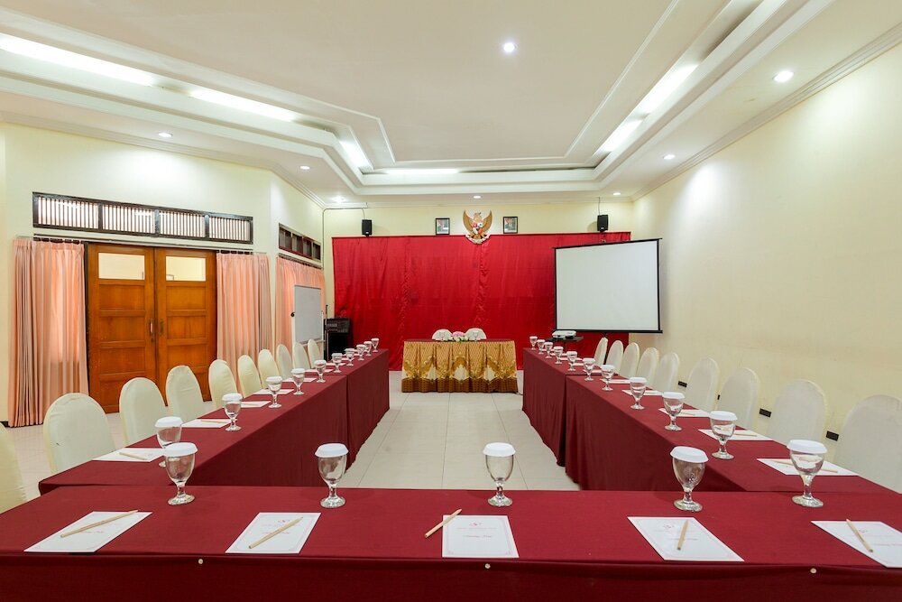 Фото Hotel Montana Dua Malang