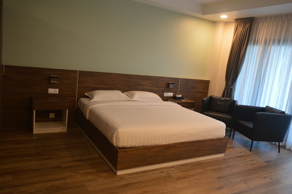 Фото Airport Avenue Hotel