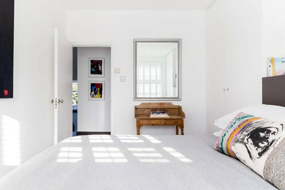 Фото Stylish Fulham 2bed Loft Flat, 5 min From Tube