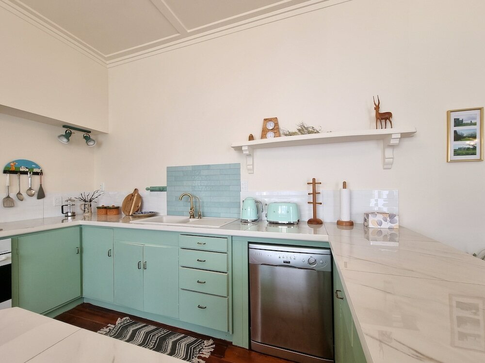 Фото 4 Bedroom Character House Papakura