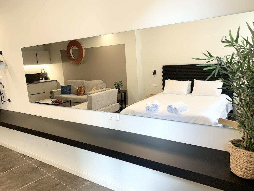 Фото M17 Studios & Suites