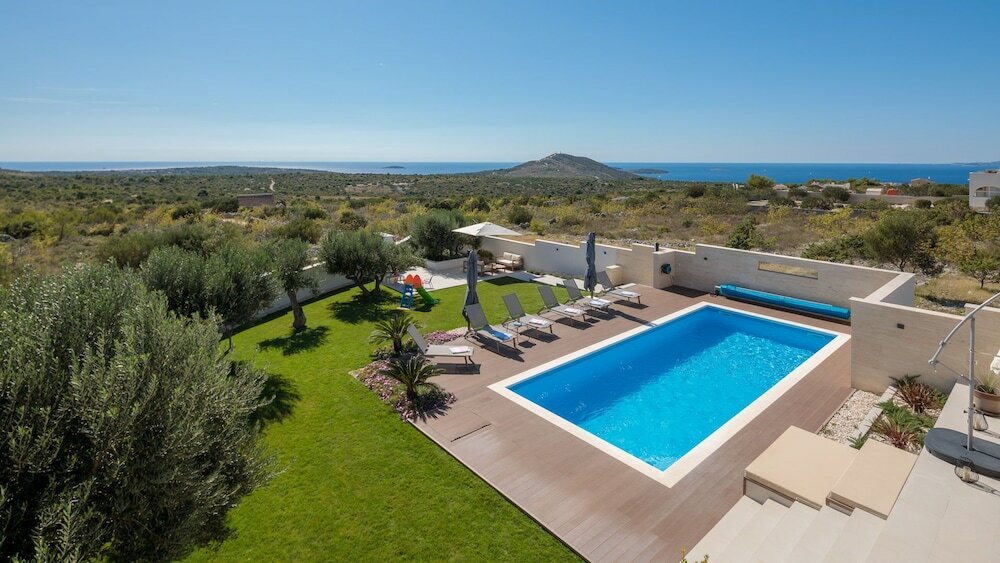 Фото Luxury Villa Cinderella with Swimming Pool