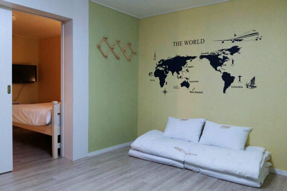 Фото Yeosu Hi and J Guest House