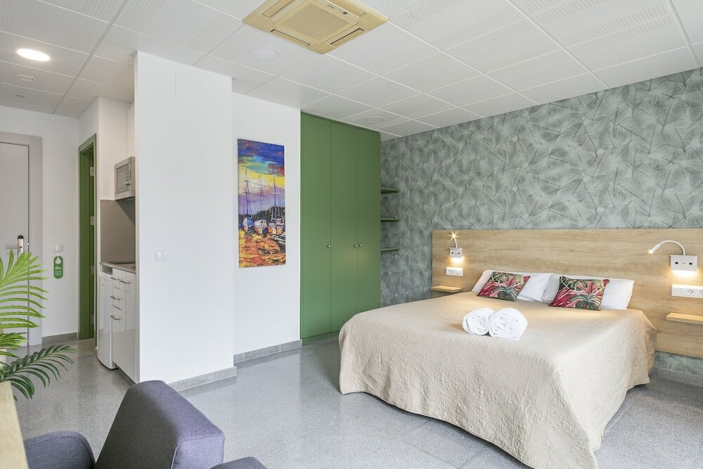 Фото Les Begues Apartments