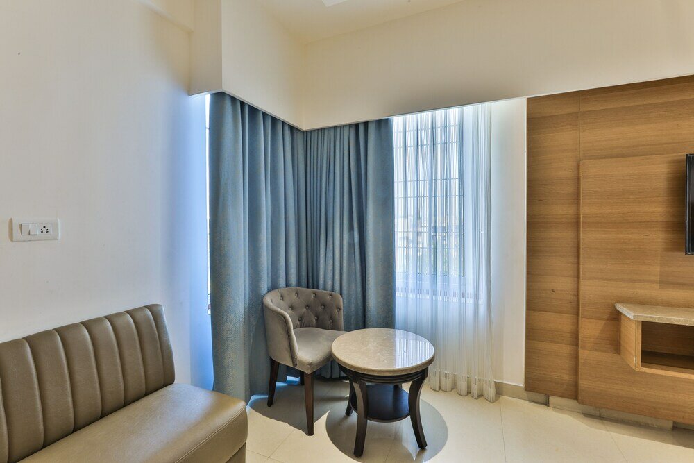 Фото Hotel Vbr Grand Inn