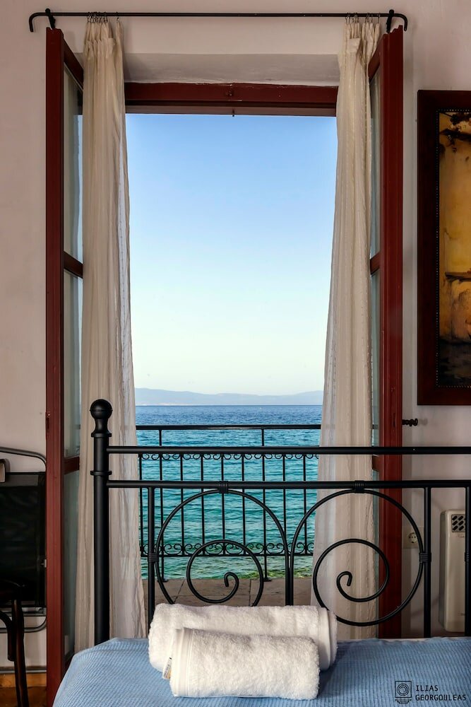 Фото Waveside Sanctuary - Luxurious Seastone Villa