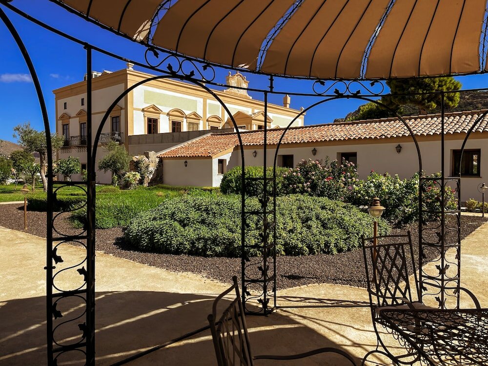 Фото Villa del Gattopardo Suites & SPA