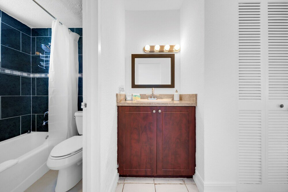 Фото Waterfront One-Bedroom Apt