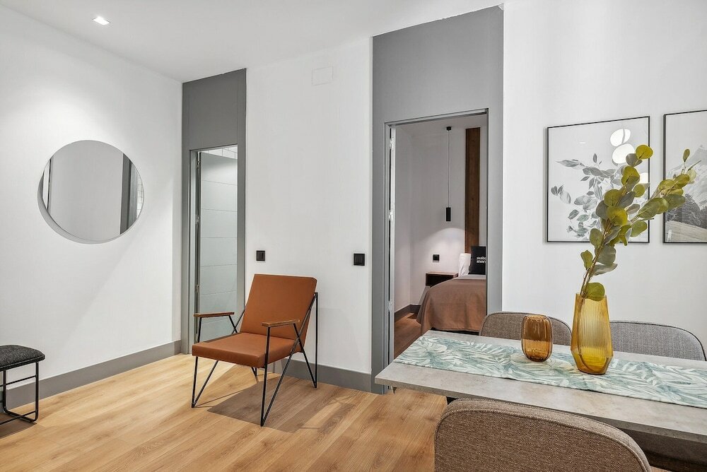 Фото Limehome Madrid Calle de Santa Ana