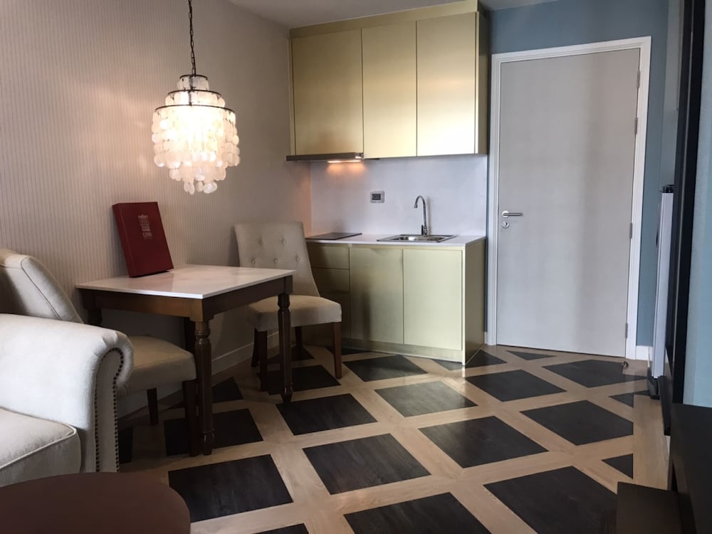 Фото Espana Condo by Som