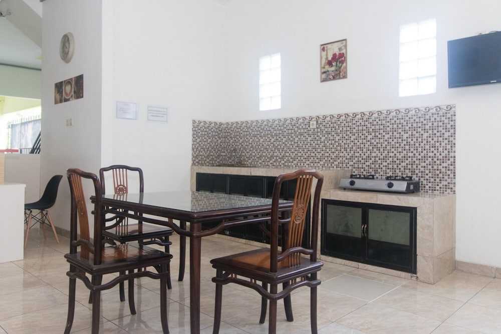 Фото RedDoorz Syariah near Stasiun Madiun