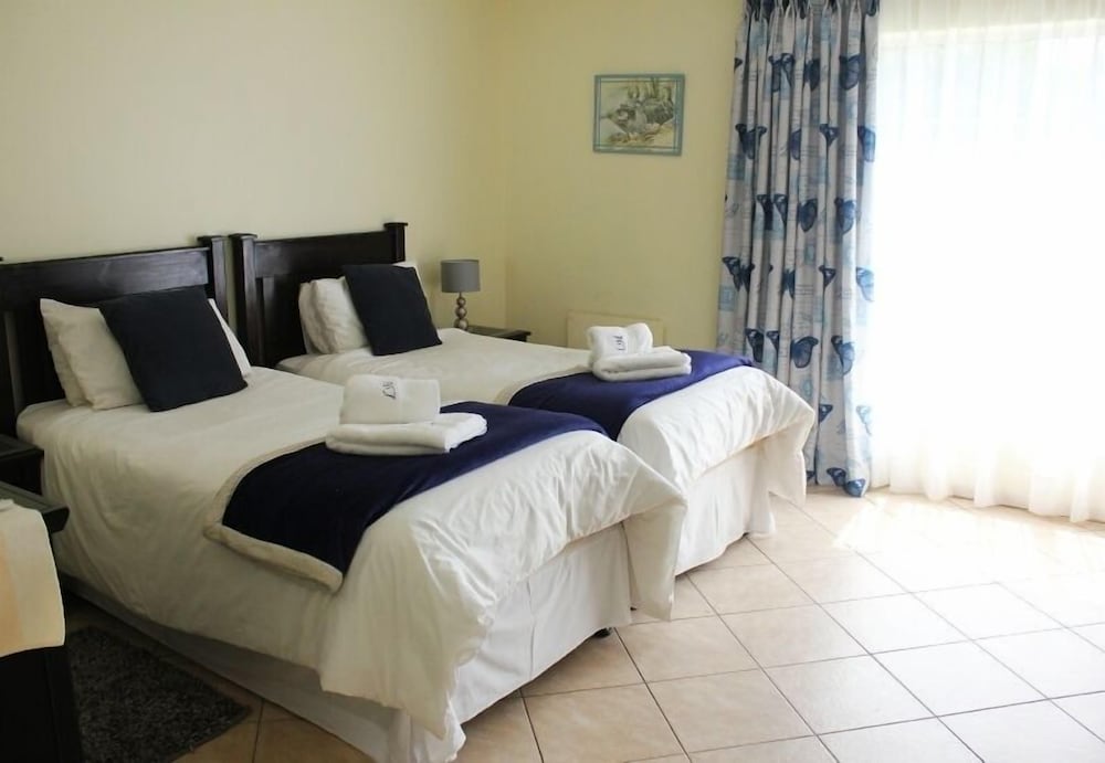 Фото The Lakehouse Guest House