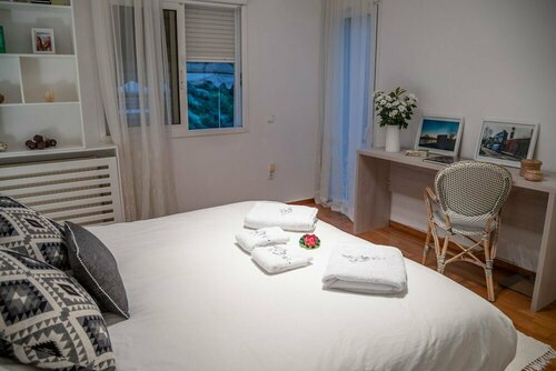 Гостиница Vouliagmeni Luxury Seaview Apartment