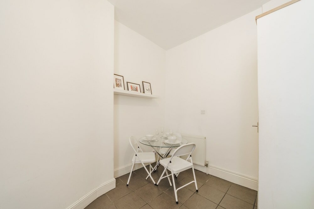 Фото Large Studio Soho & Charing Cross Road