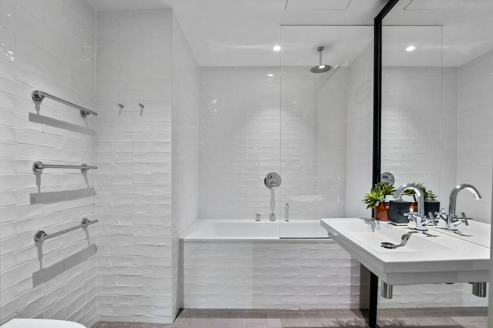 Фото Whitfield Street Residences by Q Apartments