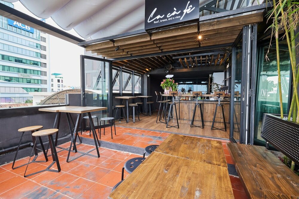 Фото The Garden Capsule Hotel