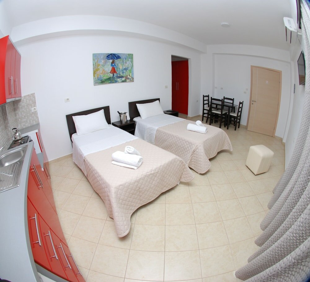 Фото Atlantis Hotel & Apartments