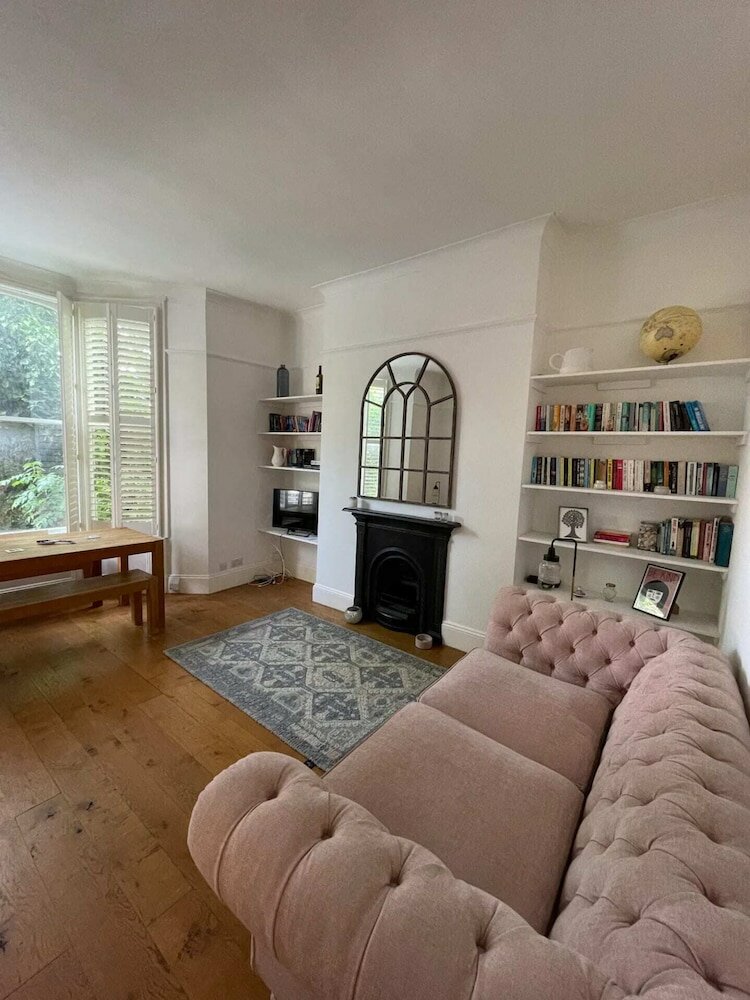 Фото Bright & Beautiful 1bd Flat - South Wimbledon