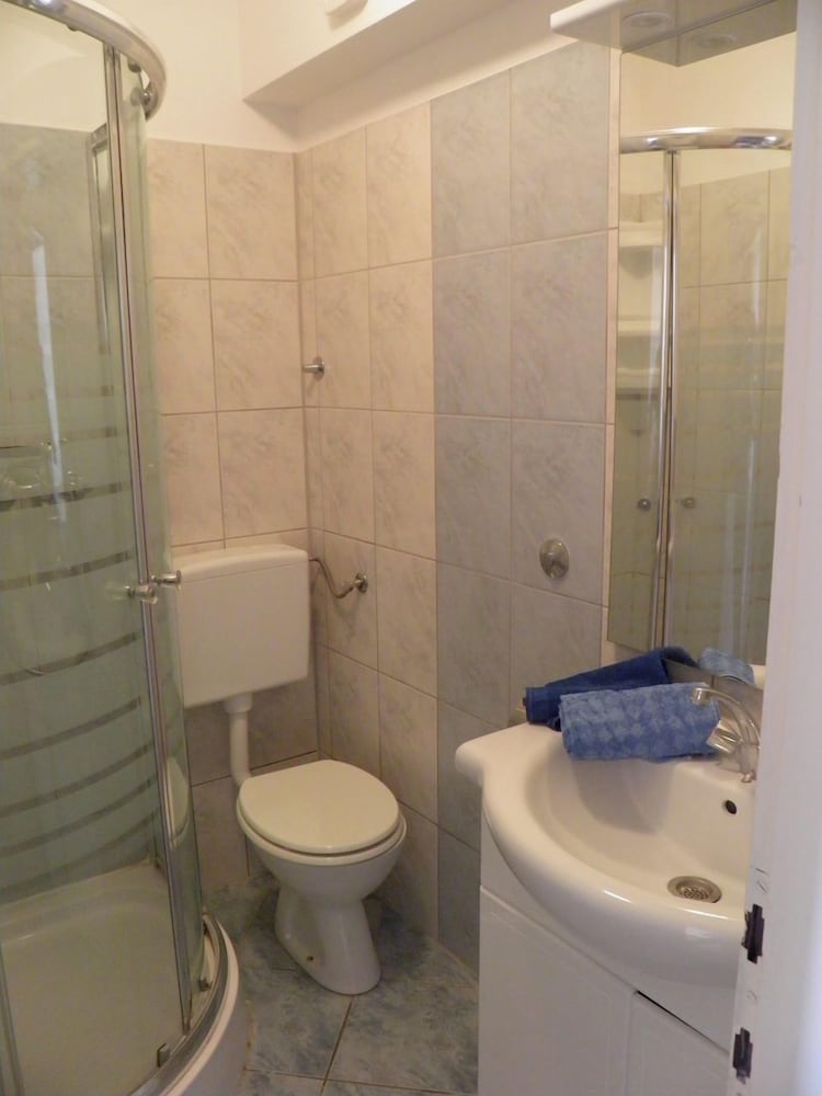 Фото Angela - With Beautiful Courtyard - Sa1