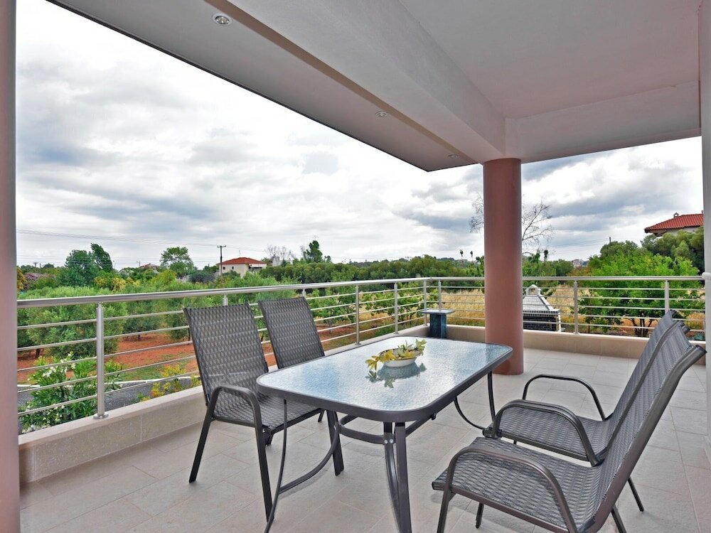 Фото Villa George