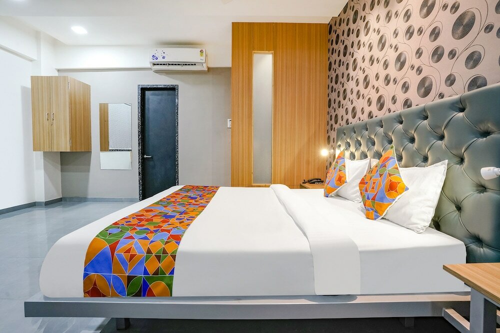 Фото Fabhotel Arc Palace