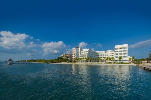 Гостиница Izla Beach Front Hotel