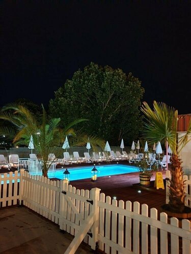 Гостиница Family Hotel Sunday в Китене
