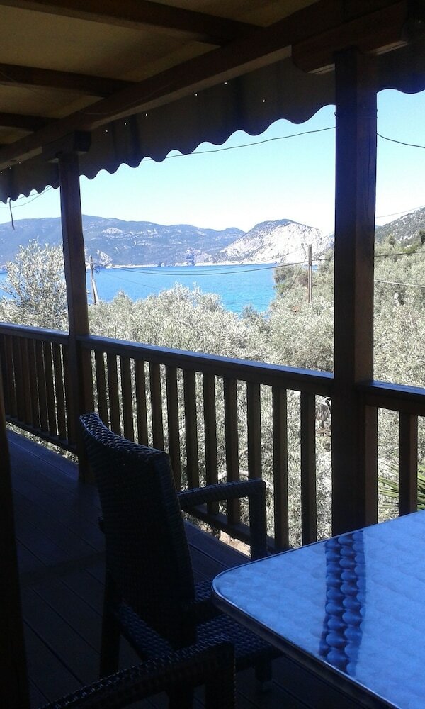 Фото Megalos Mourtias