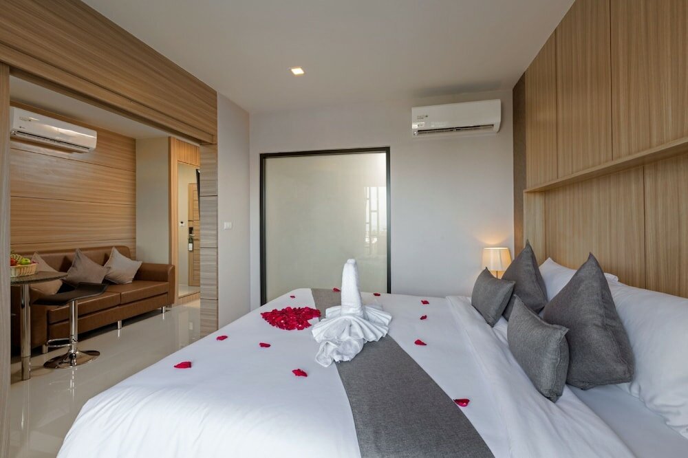 Фото Patong Bay Residence