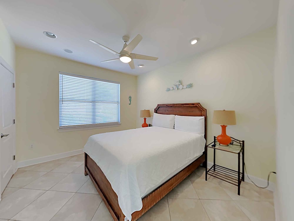 Фото Lazy Urchin Seaclusion