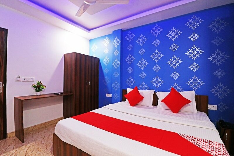 Гостиница Oyo 11340 Hotel Lakshmi Palace в Дели
