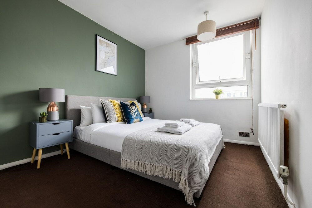 Фото The Bermondsey Collection