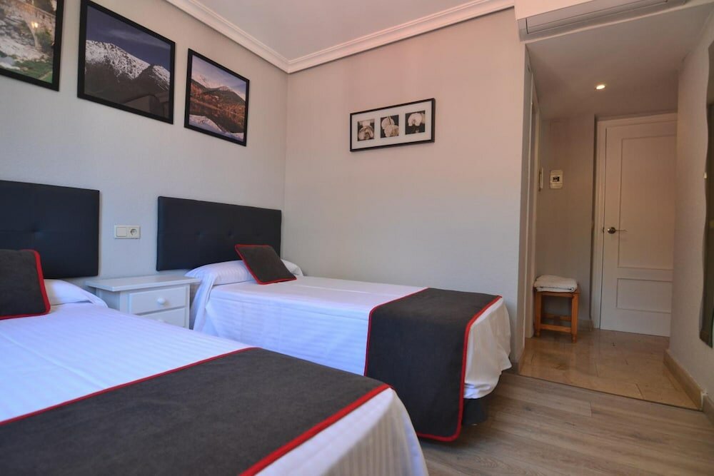 Фото Hostería El Bodegón De Gredos