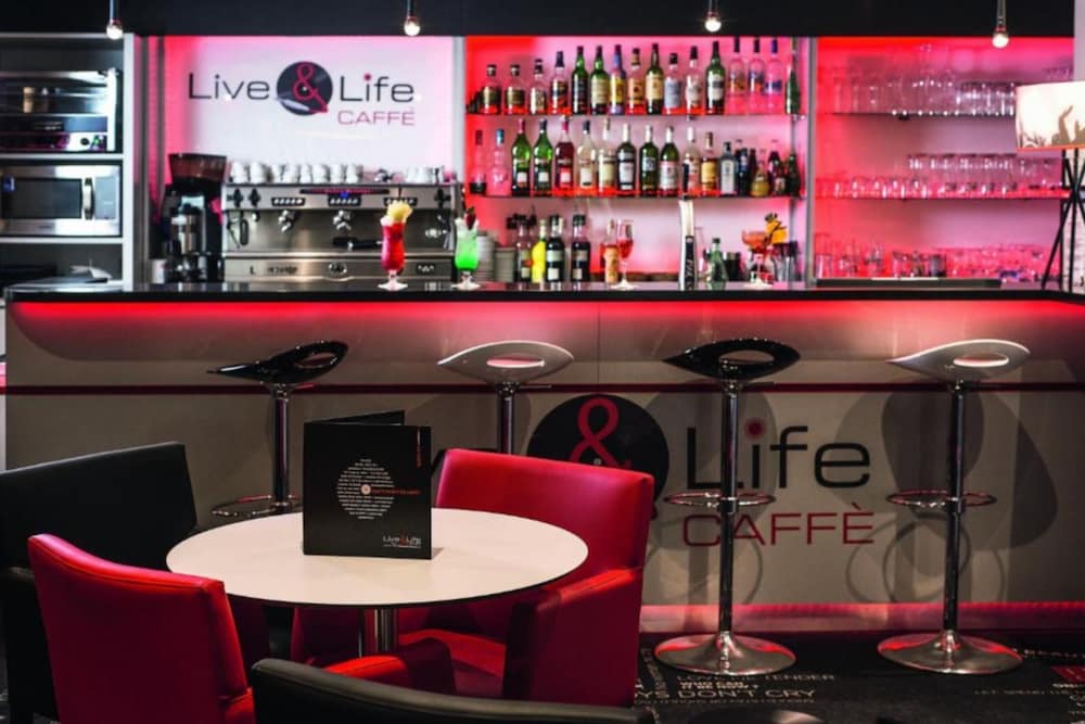 Фото Hotel Périphérie Porte de Saint Ouen