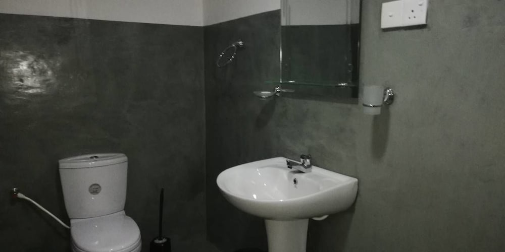 Фото Mid Climes Guest Inn