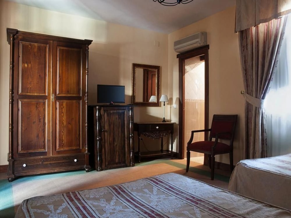 Фото Hotel Alvar Fañez