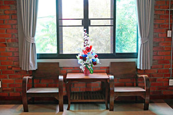 Фото Saengpanya Home Boutique Hotel