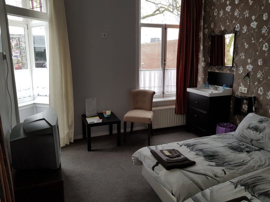 Фото Café pension The Chandelier