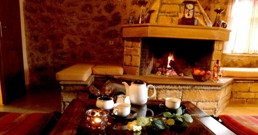 Фото Paliokastro Guesthouse